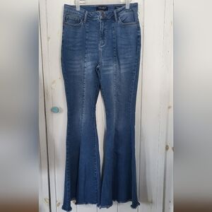Judy Blue Stretch Super Flare Frayed Hem Boho High Rise Jean